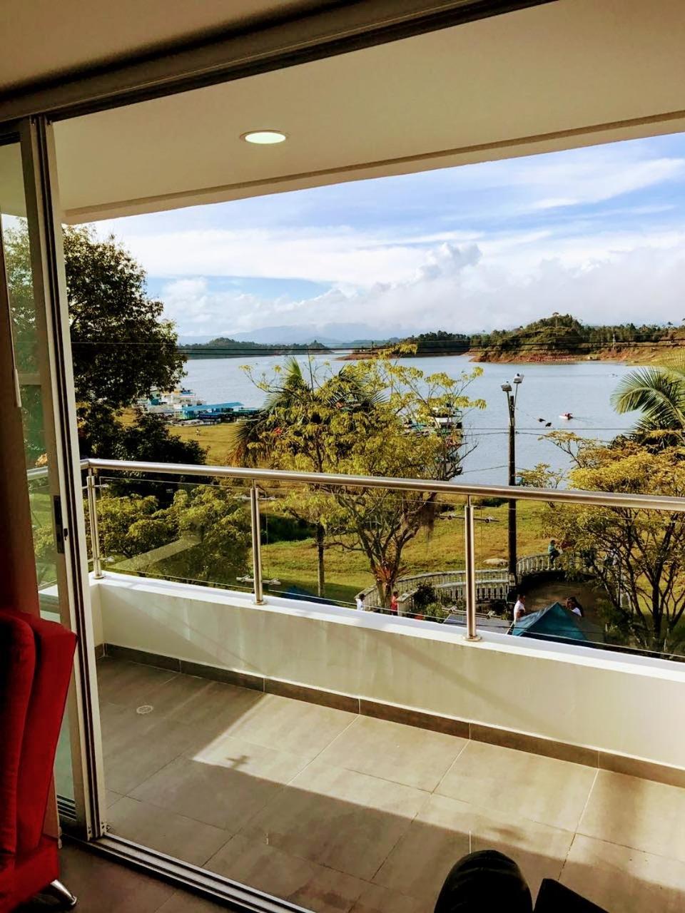 Aptos Vista Al Embalse, Frente Al Lago, Restaurantes, Bares Guatapé Стая снимка