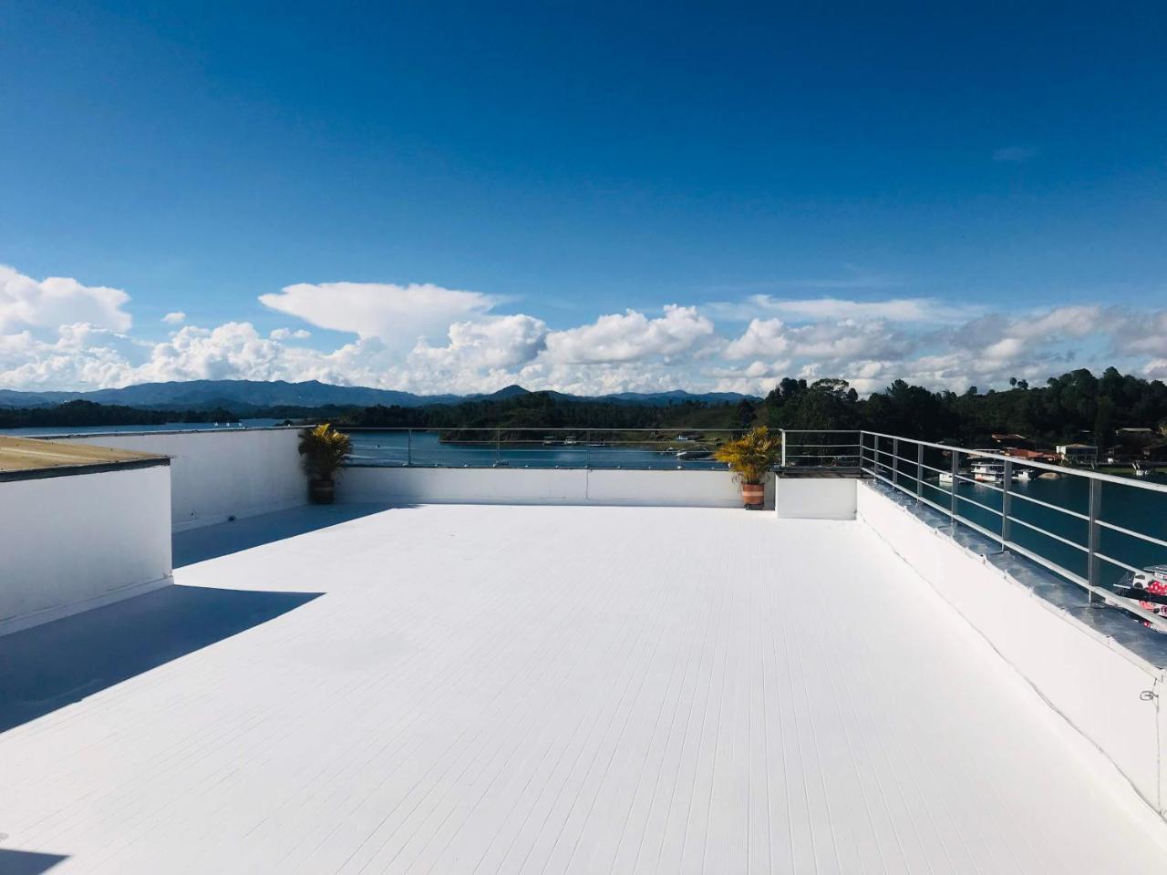 Aptos Vista Al Embalse, Frente Al Lago, Restaurantes, Bares Guatapé Екстериор снимка